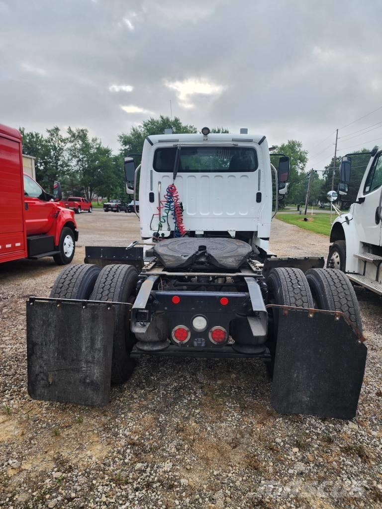 Freightliner M2 Седельные тягачи