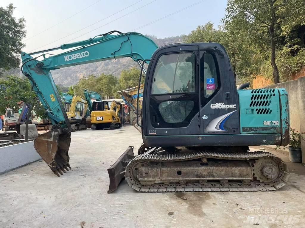 Kobelco SK 75 Гусеничные экскаваторы