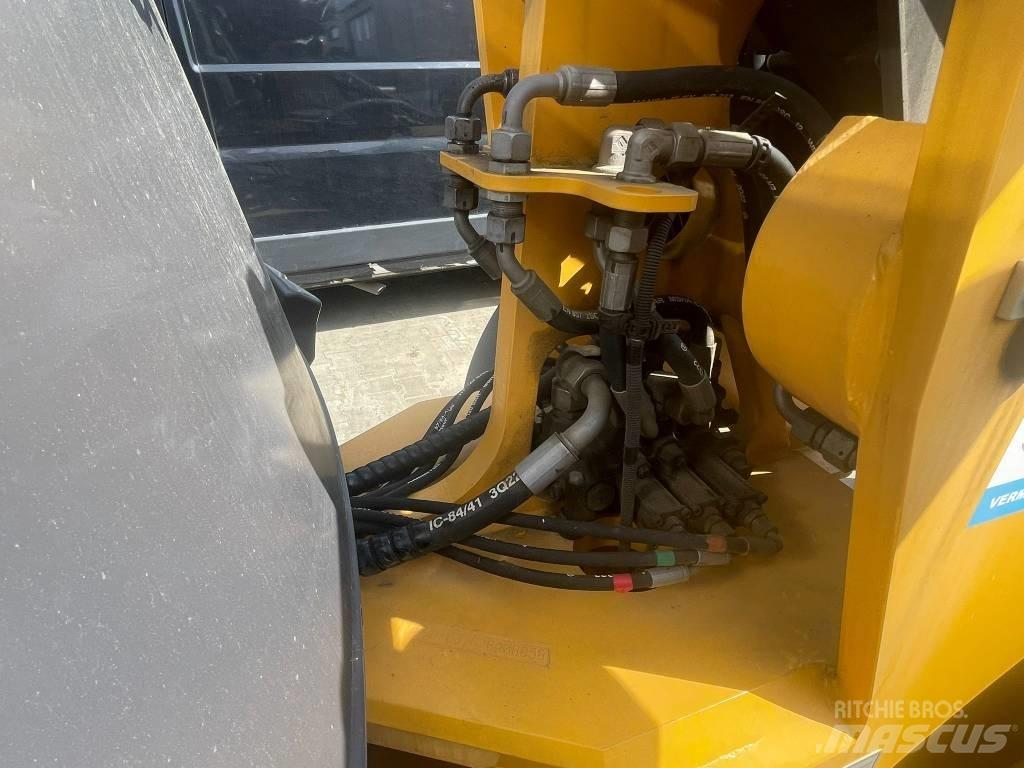 Mecalac AX 700 Фронтальные погрузчики
