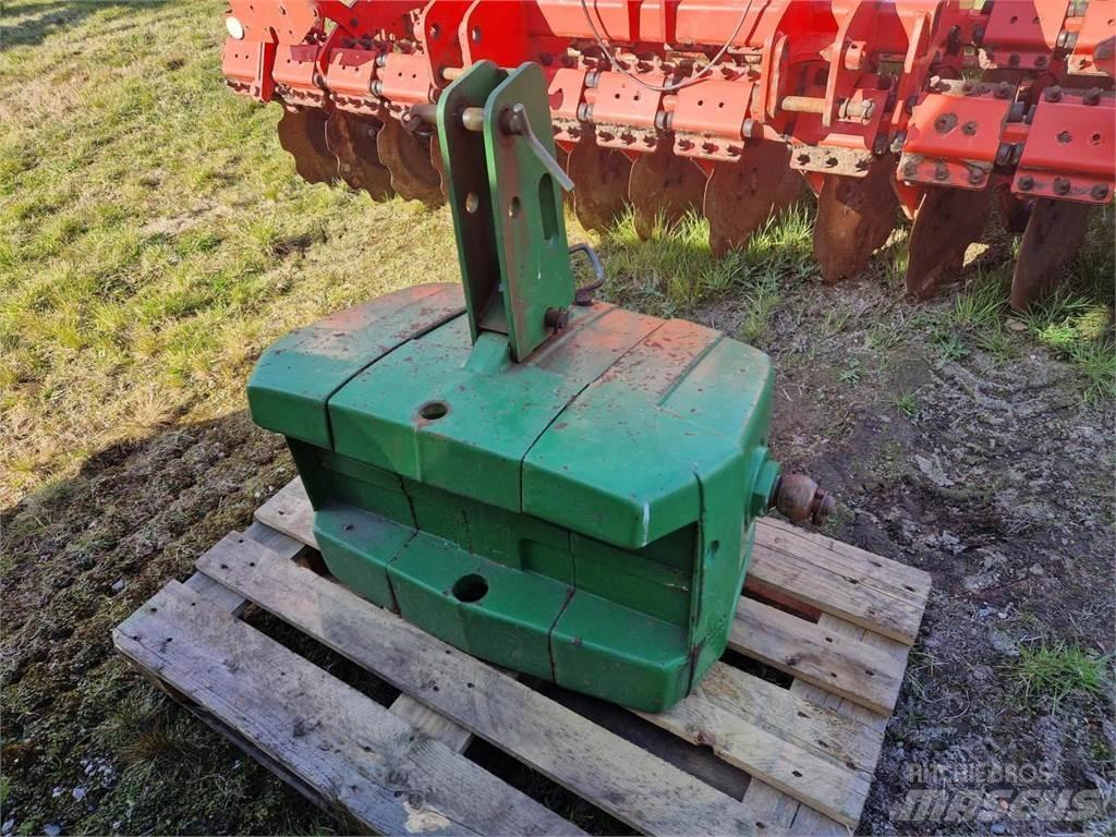 John Deere 900 kg Навесное оборудование и запчасти
