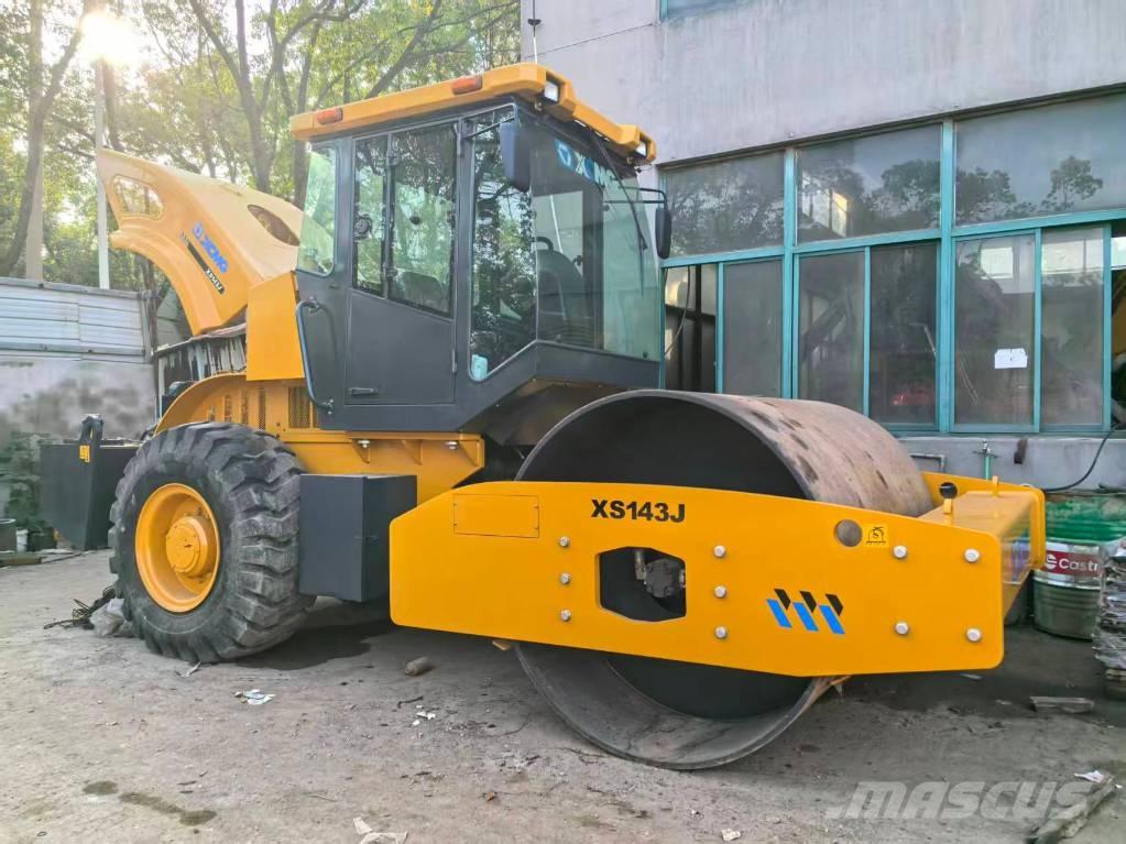 XCMG XS142J Грунтовые катки