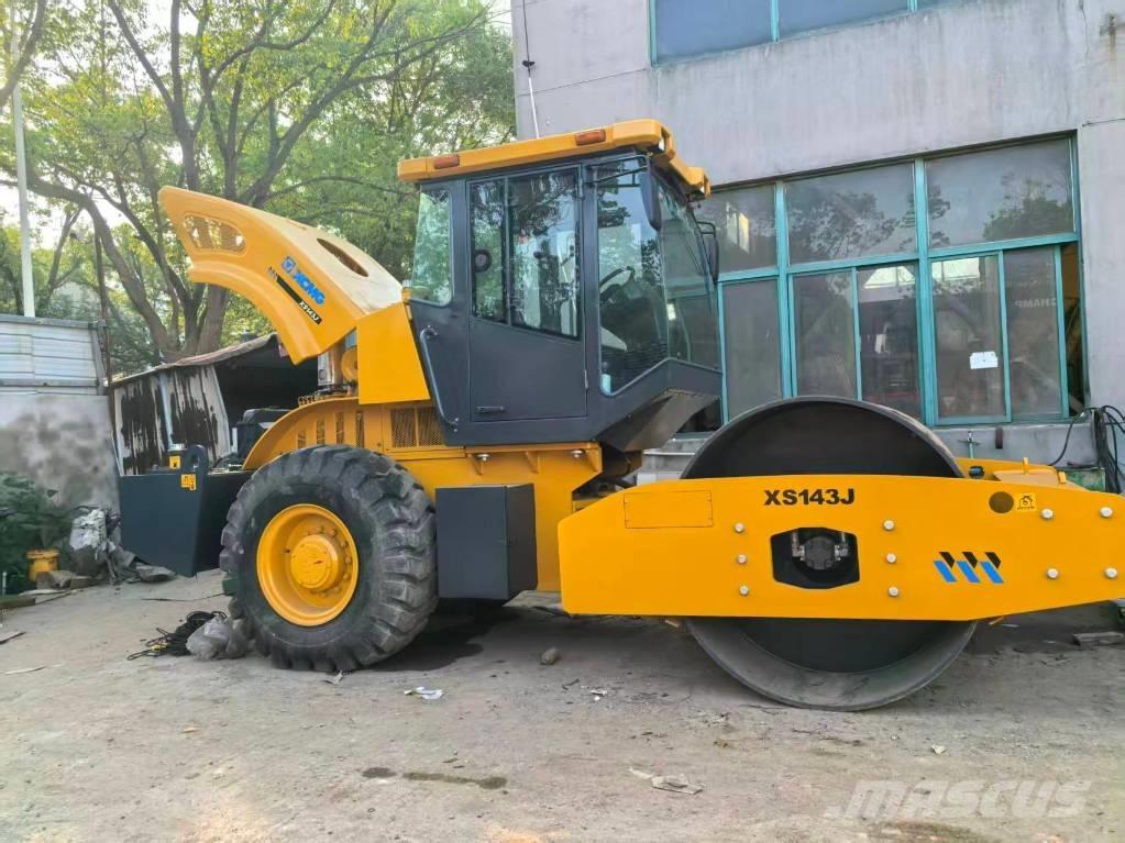 XCMG XS142J Грунтовые катки