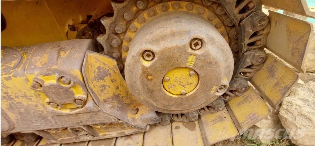 Komatsu D 65 EX-16 Гусеничные бульдозеры