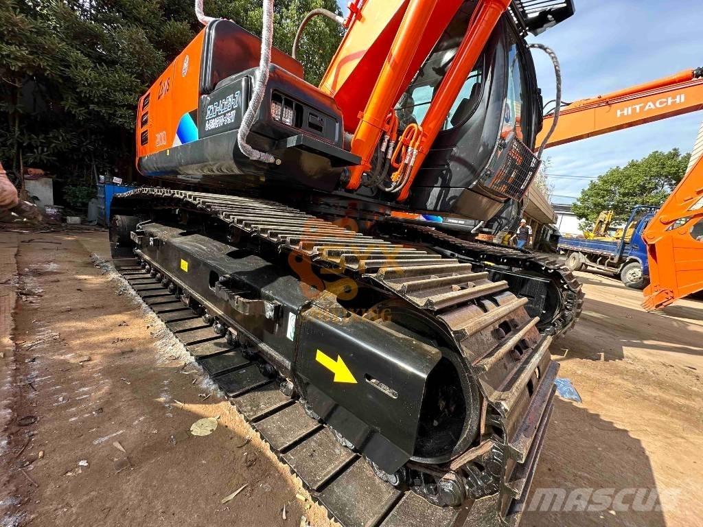 Hitachi EX 200 Гусеничные экскаваторы