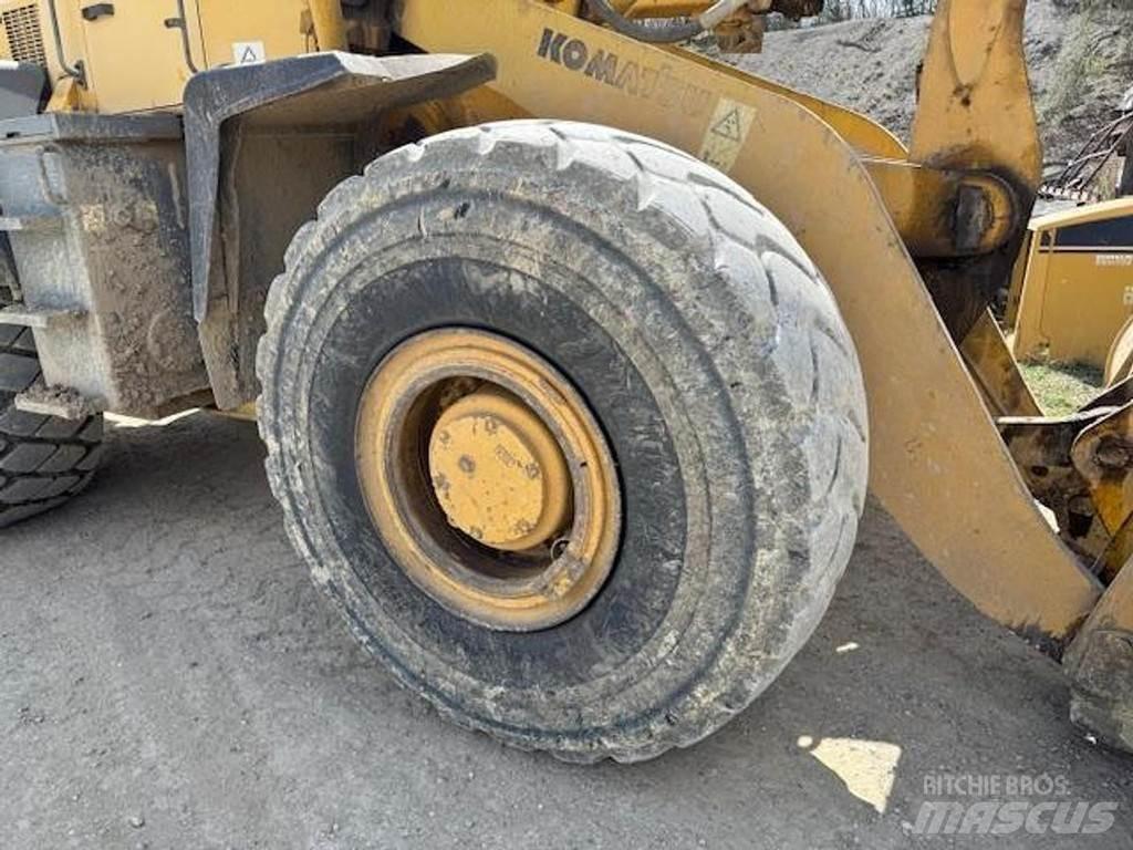Komatsu WA 470-3H Фронтальные погрузчики