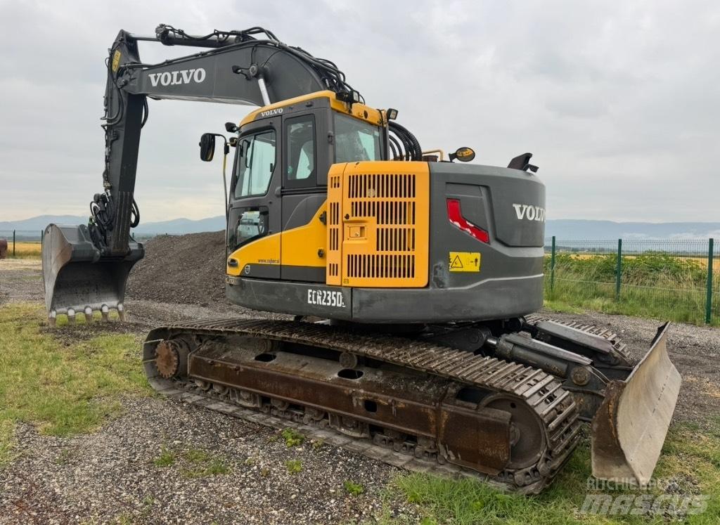 Volvo ECR235DL Гусеничные экскаваторы