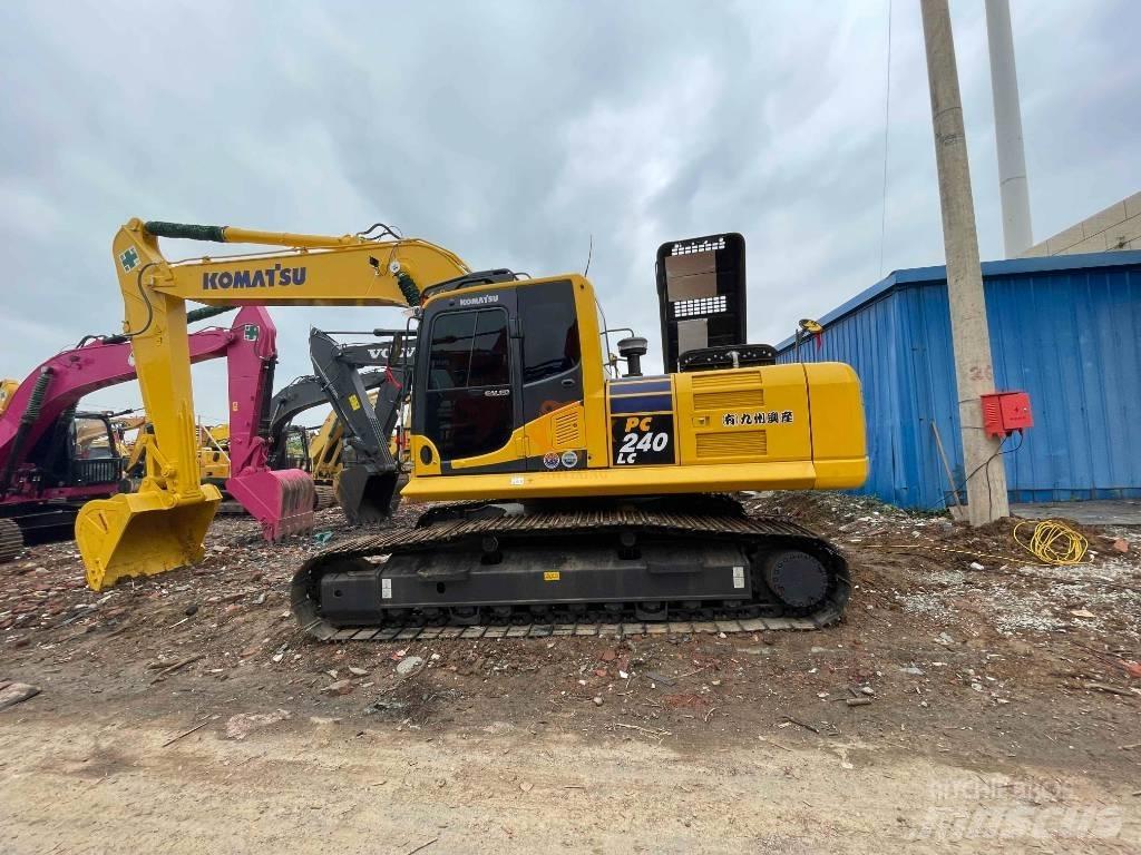 Komatsu PC 240 Гусеничные экскаваторы