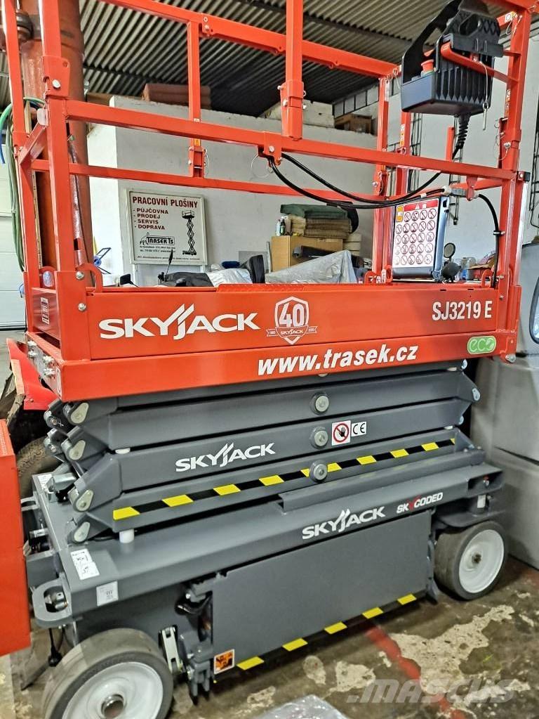 SkyJack SJ 3219E Ножничные подъемники