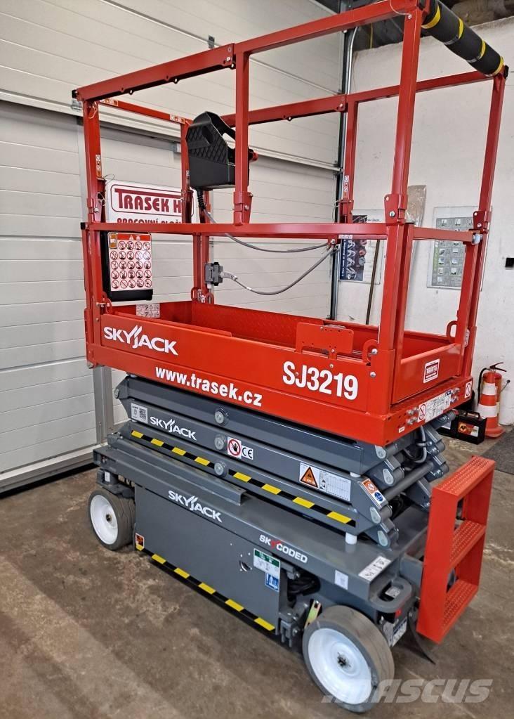 SkyJack SJ 3219E Ножничные подъемники