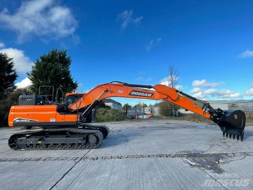 Doosan DX225LC-7 Гусеничные экскаваторы