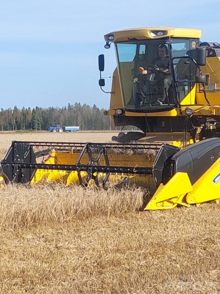 New Holland TC 5050 Зерноуборочные комбайны