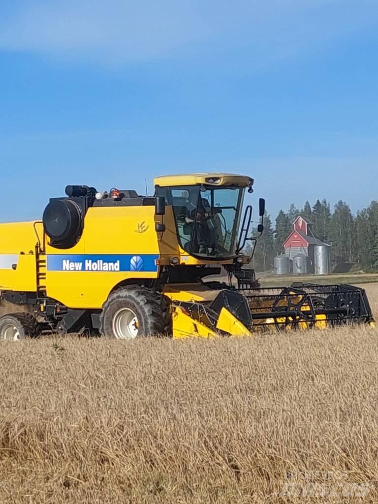 New Holland TC 5050 Зерноуборочные комбайны