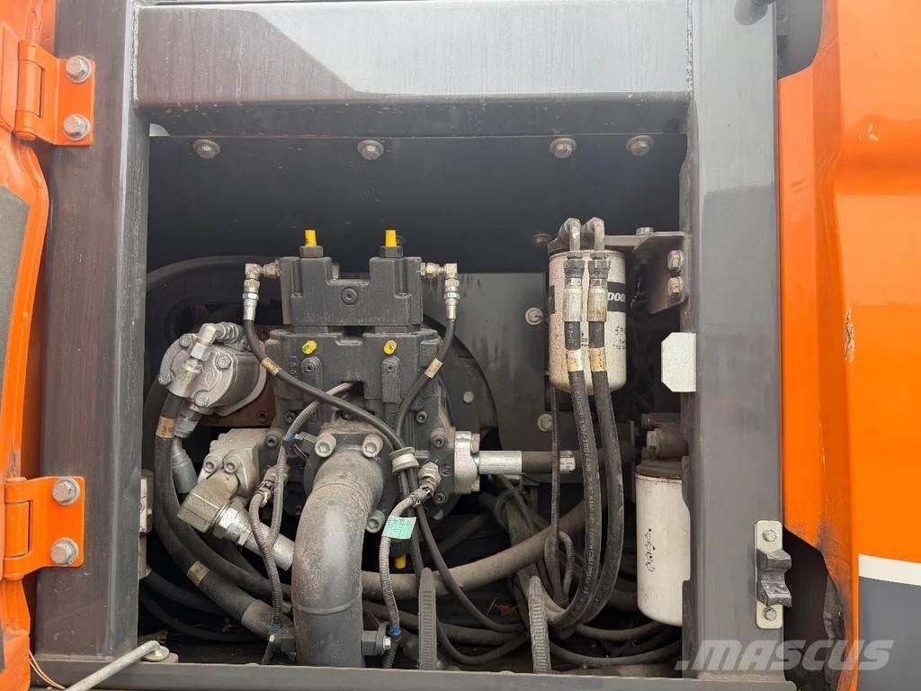 Doosan DX170W-5 Колёсные экскаваторы