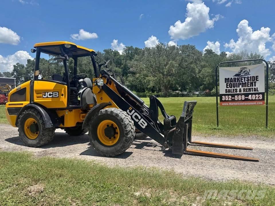 JCB 407 Фронтальные погрузчики