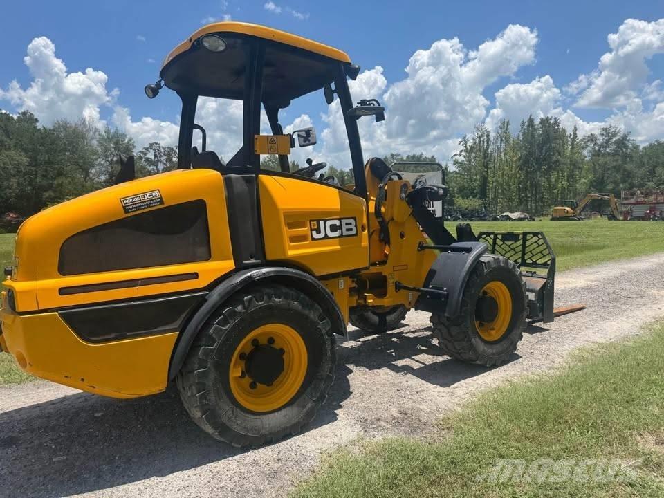 JCB 407 Фронтальные погрузчики