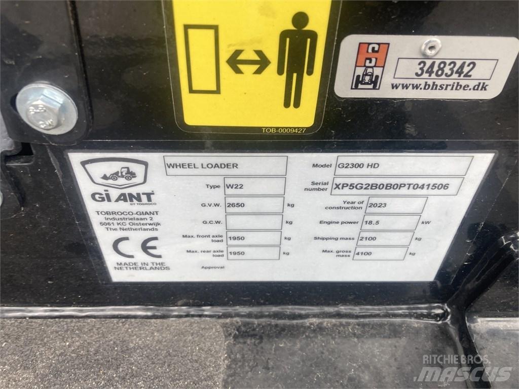 GiANT G2300HD Многофункциональные сельскохозяйственные погрузчики