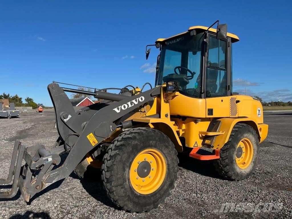 Volvo L 30 G Фронтальные погрузчики
