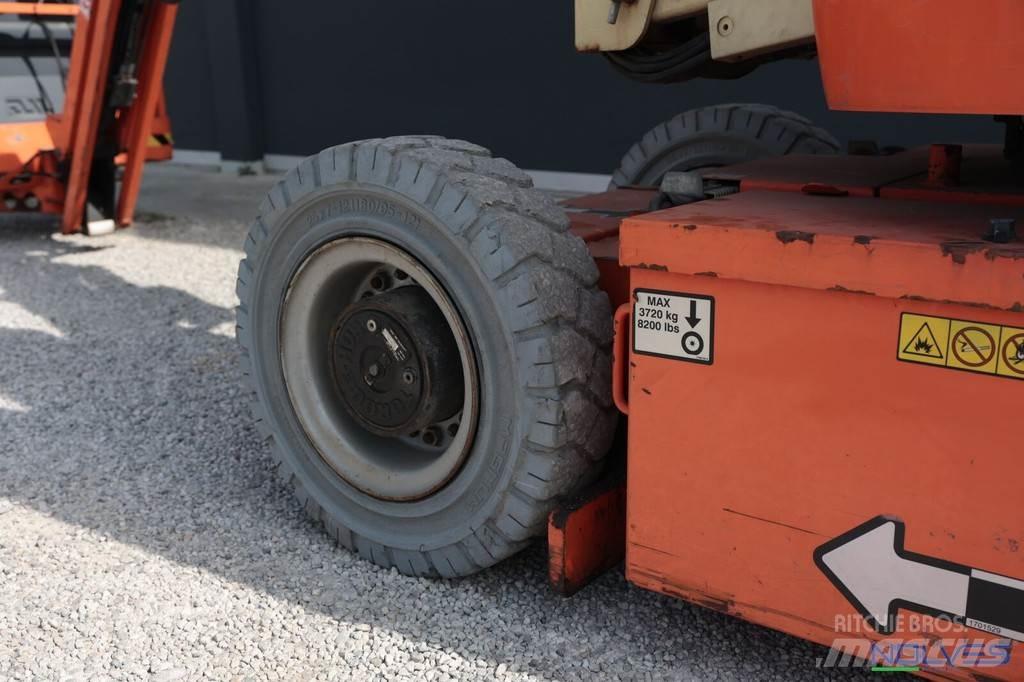 JLG E300AJP Коленчатые подъемники