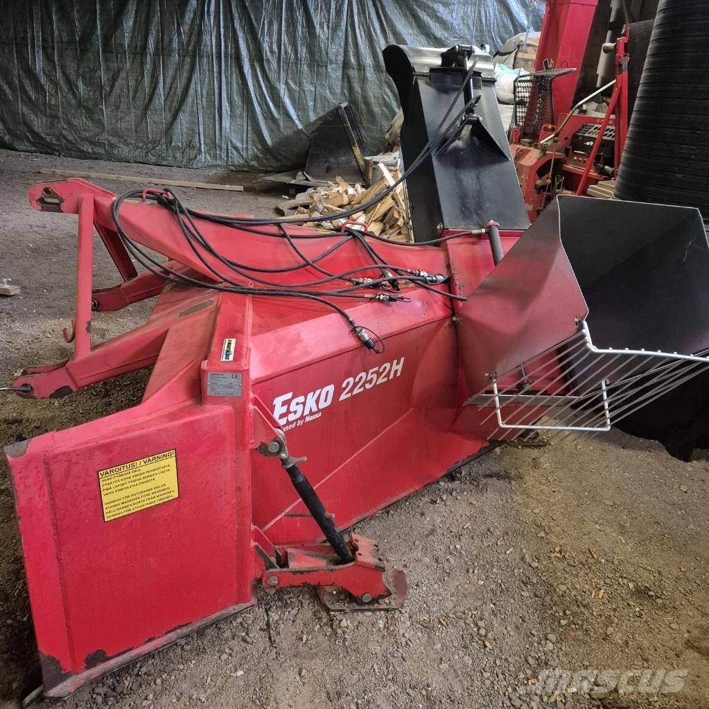 Esko 2252 H Снегоуборщики