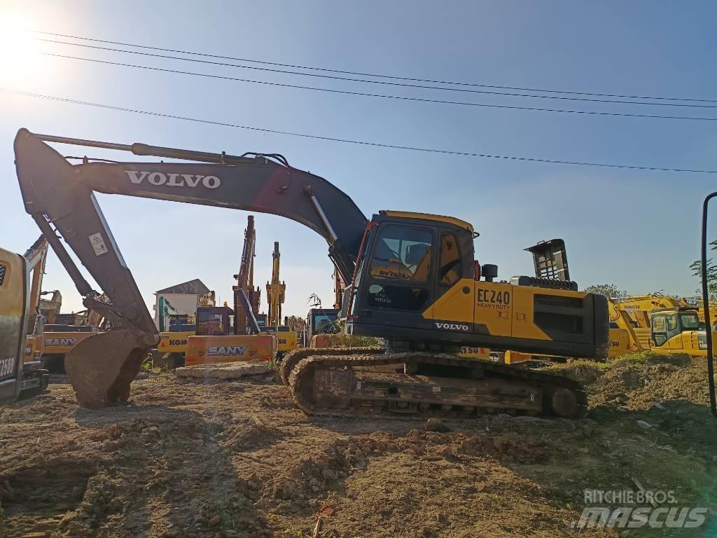 Volvo EC 240 Гусеничные экскаваторы