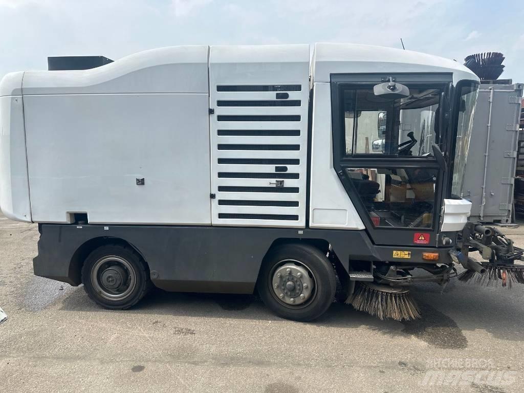 Ravo 540ST Вакуумные уборочные машины