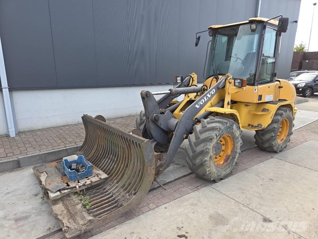 Volvo L 30 B Фронтальные погрузчики