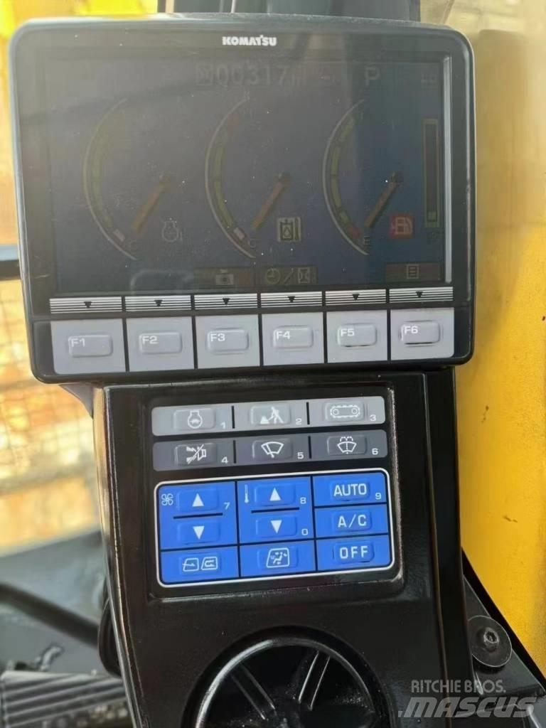 Komatsu 450LC-8 Гусеничные экскаваторы