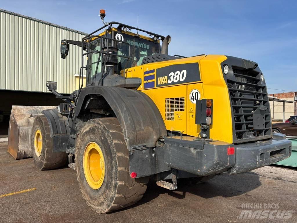 Komatsu WA 380-8 Фронтальные погрузчики