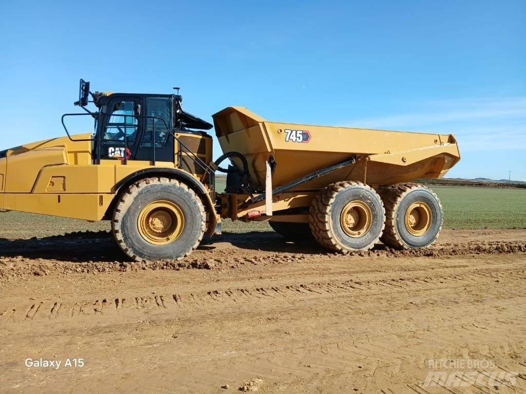 CAT 745 Шарнирно-сочленённые самосвалы