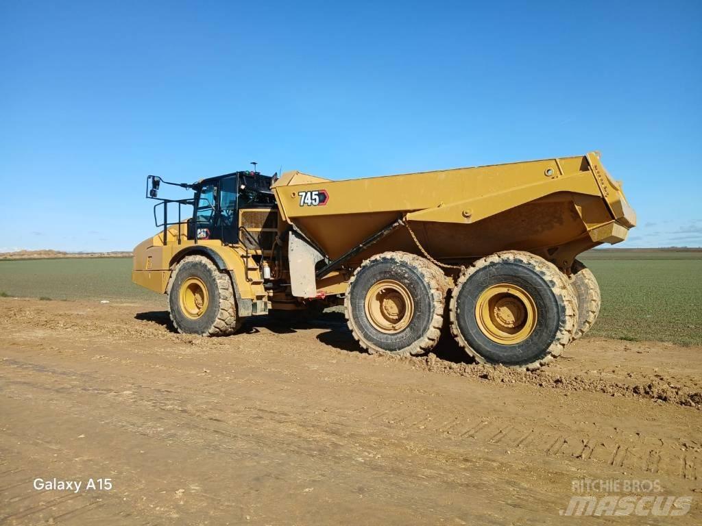 CAT 745 Шарнирно-сочленённые самосвалы