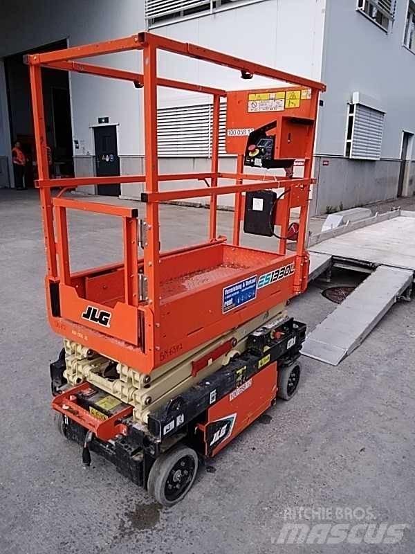 JLG ES 1330 L Ножничные подъемники