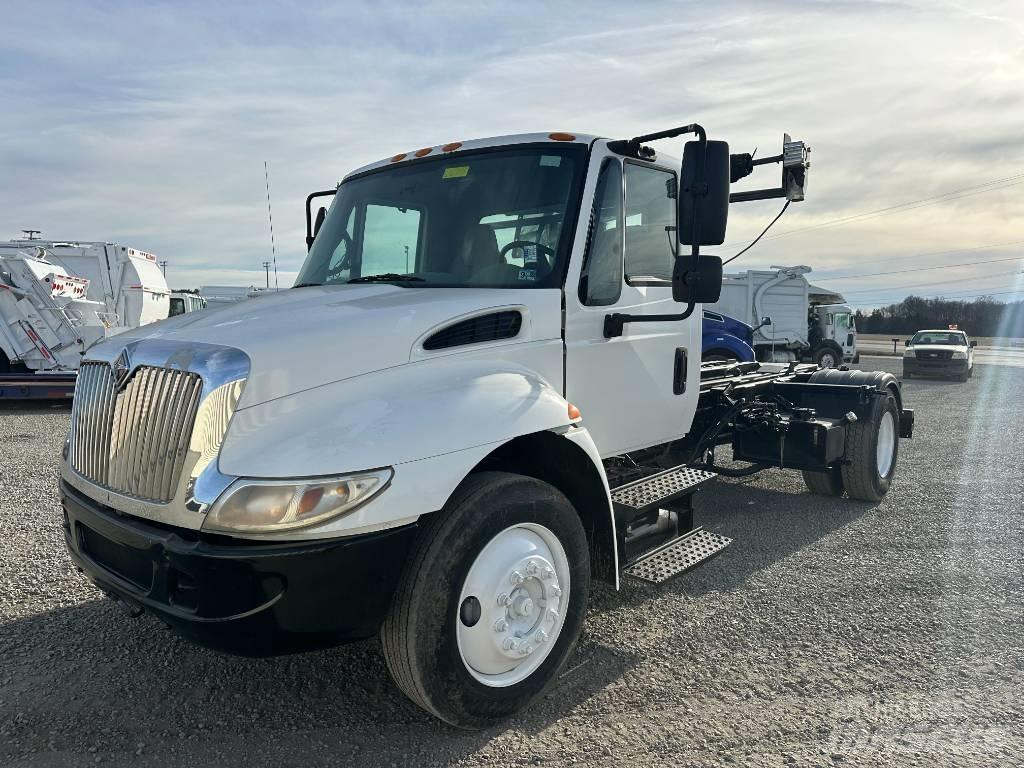 International 4400 Мусоровозы