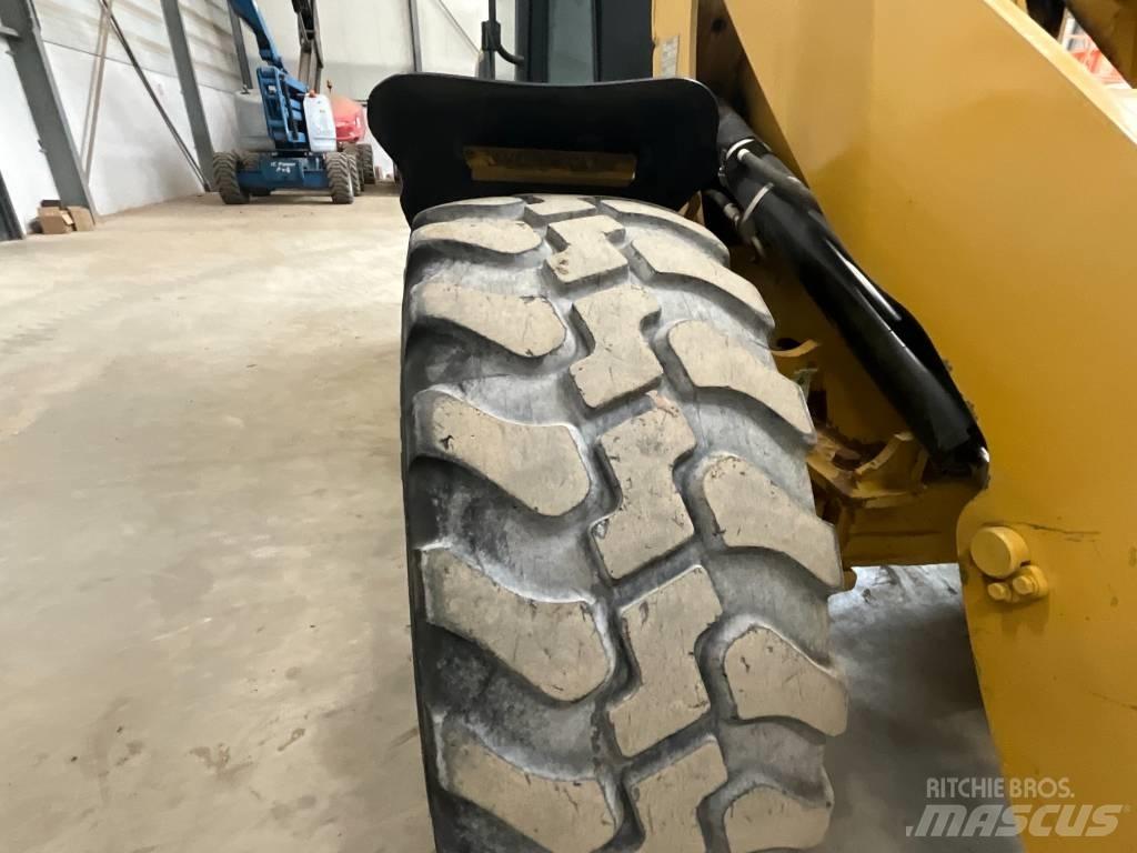 CAT 908 H Фронтальные погрузчики
