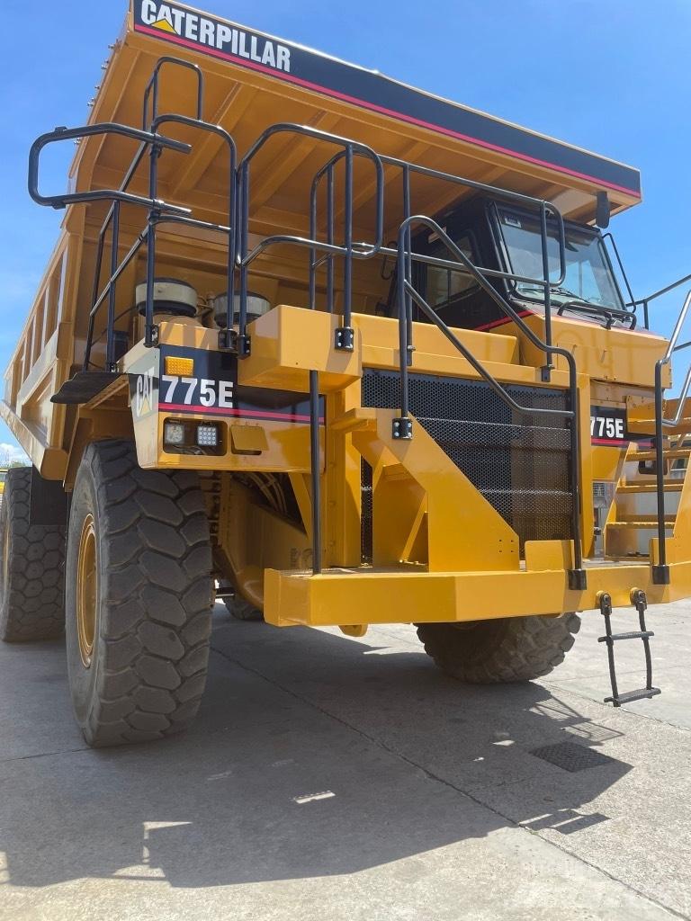 CAT Dumper 775E Карьерные самосвалы