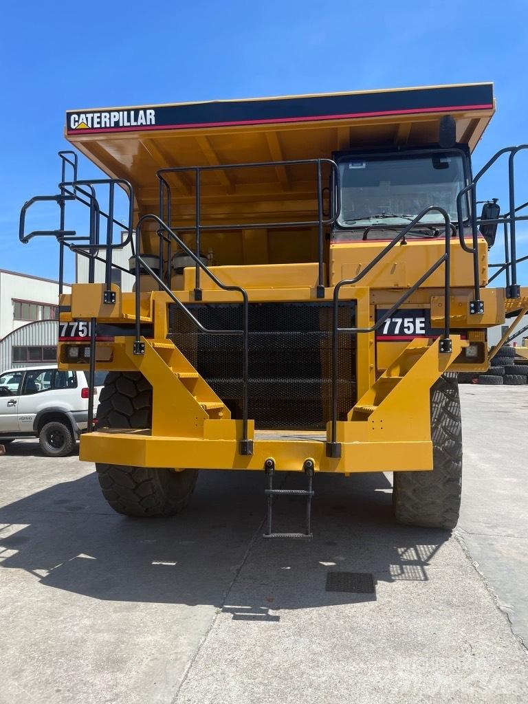 CAT Dumper 775E Карьерные самосвалы