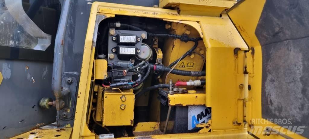 Komatsu D 61 EX-15 Гусеничные бульдозеры