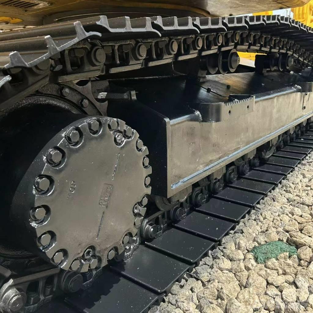 Komatsu PC 200-8 Гусеничные экскаваторы