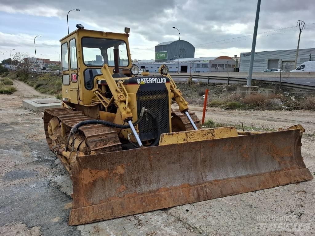 CAT D 4 D Гусеничные бульдозеры
