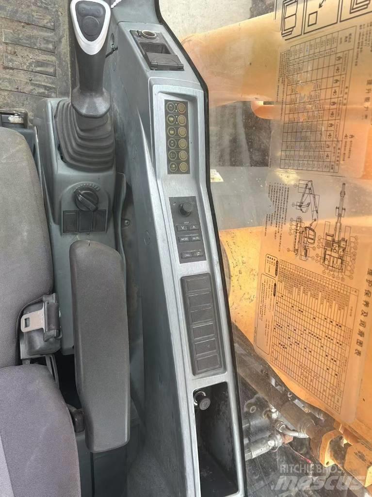 Hyundai R220LC-9S Гусеничные экскаваторы