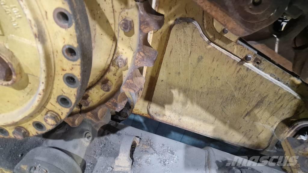 CAT D5 FOR PARTS Гусеничные бульдозеры