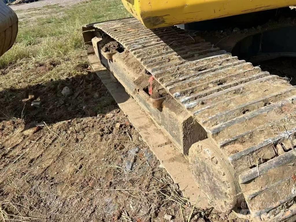 Komatsu PC 200 Гусеничные экскаваторы