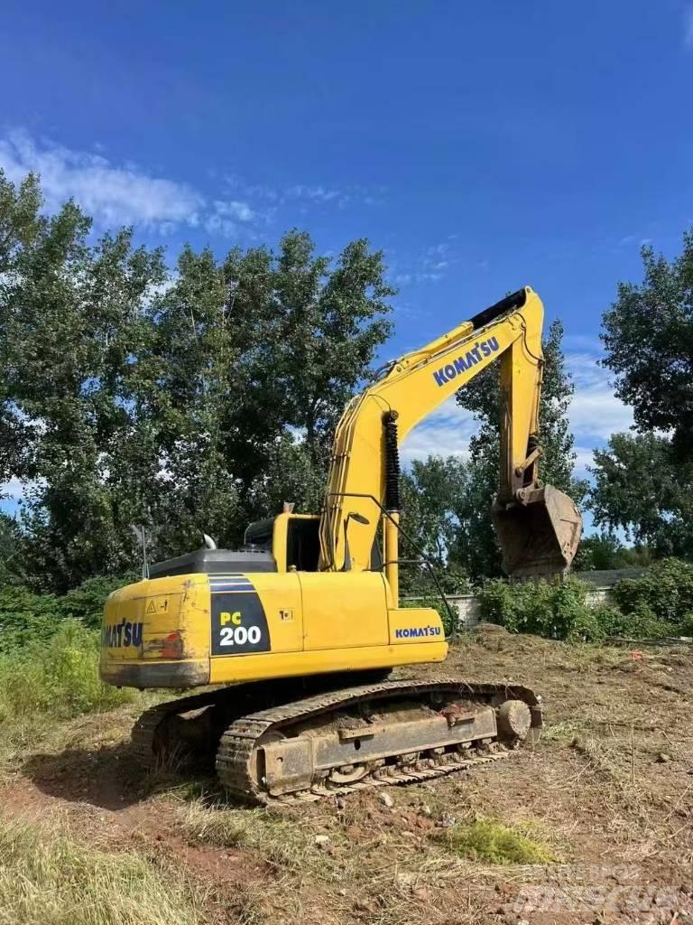 Komatsu PC 200 Гусеничные экскаваторы