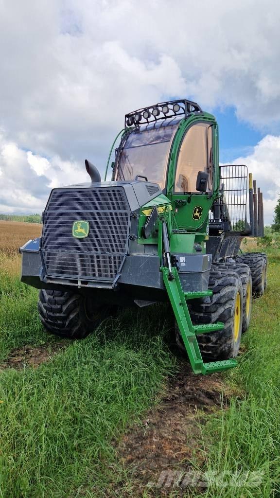 John Deere 1010G Форвардеры