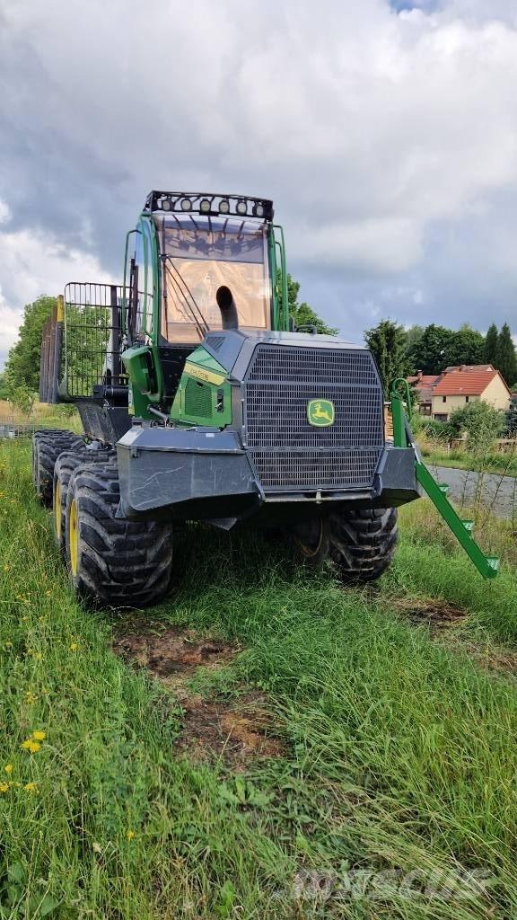 John Deere 1010G Форвардеры