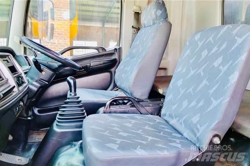 Hino 500 1627 Специальные грузовики
