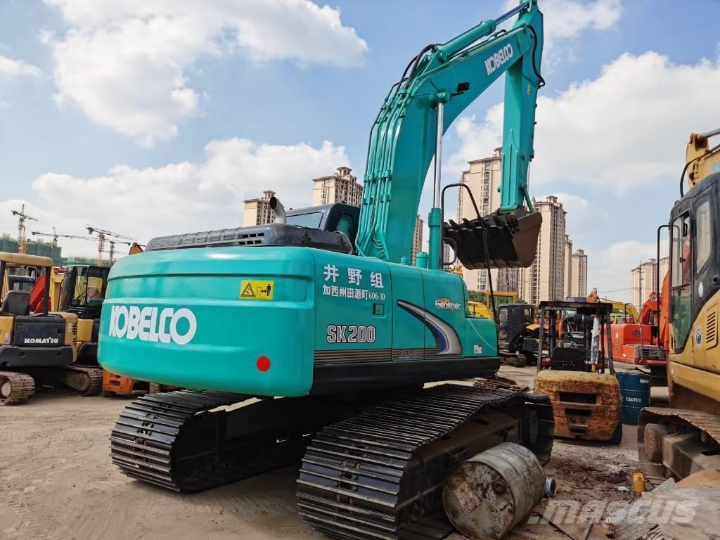 Kobelco SK 200 Гусеничные экскаваторы