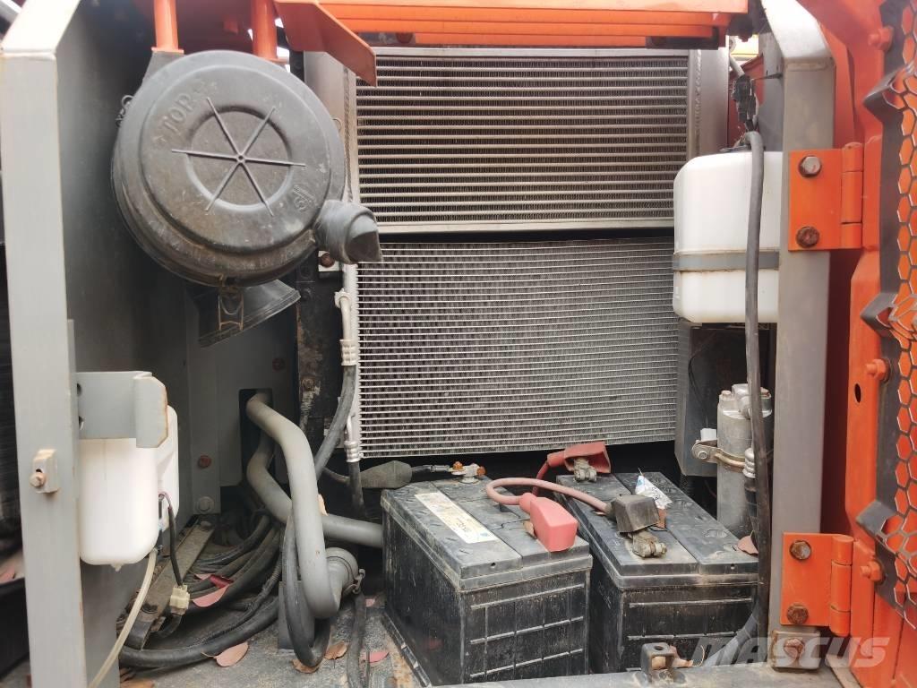 Hitachi ZX 120 Гусеничные экскаваторы
