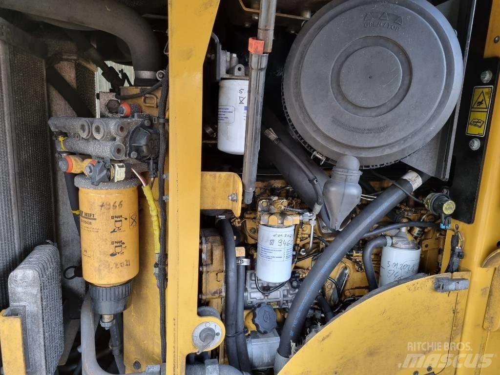 CAT 930 H Фронтальные погрузчики