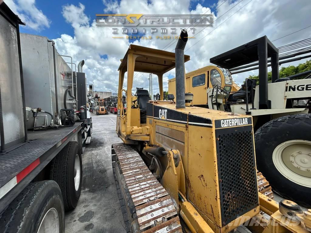 CAT D 3 C III Гусеничные бульдозеры