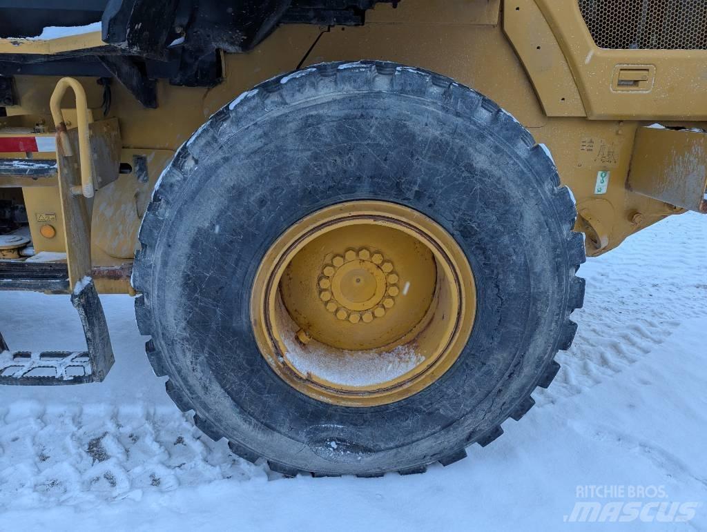 CAT 930 K Фронтальные погрузчики